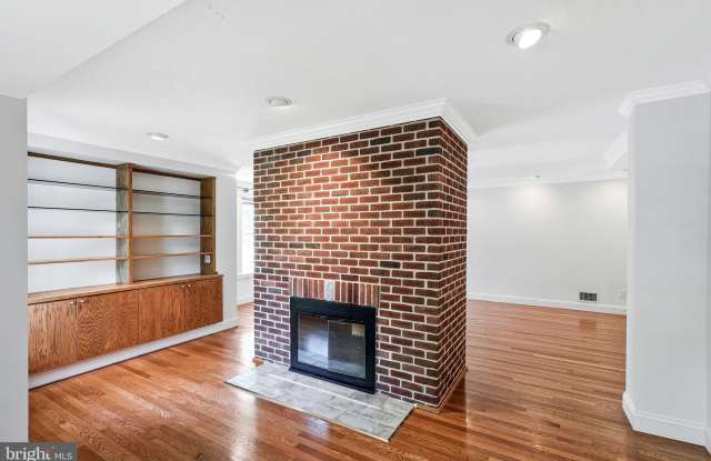 4401 DAVENPORT Street NW Gallery 4