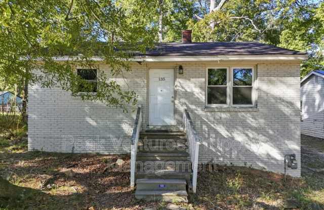 135 Westover Dr Gallery 1