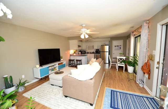 Just Blocks from Beach! photos photos