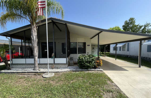 2/2 in Harbour View Mobile Manor (40+) photos photos