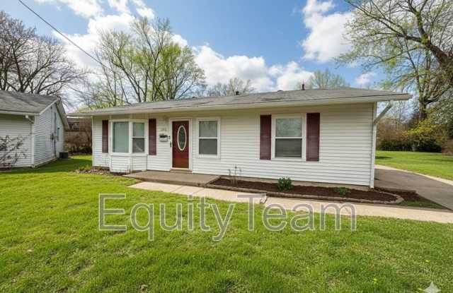 2498 Schon Drive - 2498 Schon Drive, Northbrook, OH 45231
