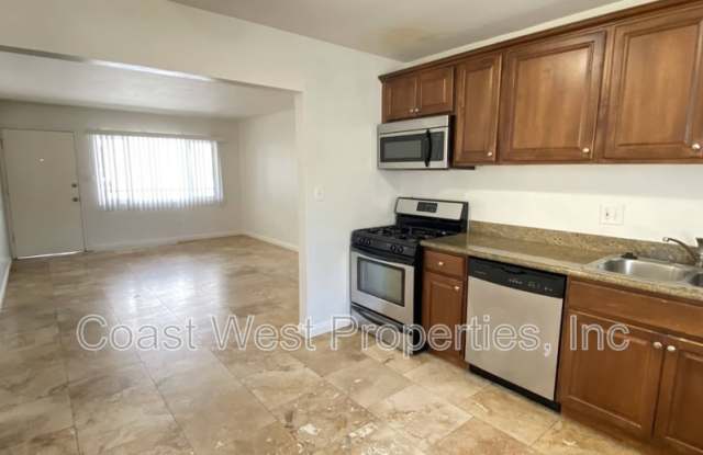 4861 1/2 Naragansett Ave Gallery 4
