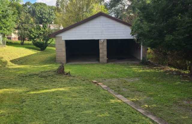 3 Bedroom 1 Bath Single Family House in North Pittsburgh's Floreffe Neighborhood Gallery 1