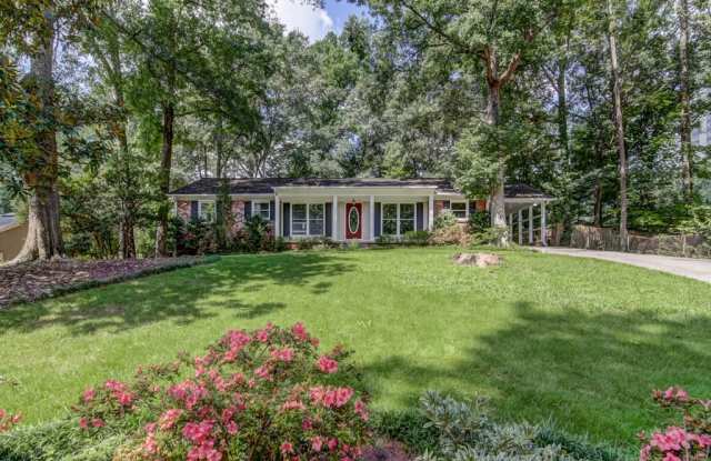 3302 Lenox Place NE Gallery 2