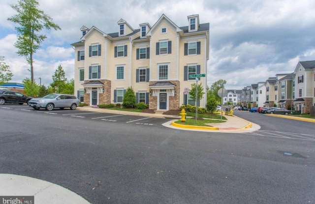 8188 FALLS GROVE Drive Gallery 1