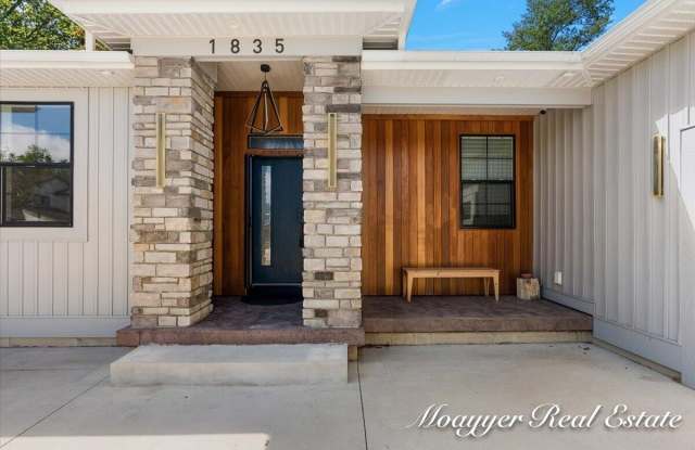 1835 Gloryfield Drive SW Gallery 4