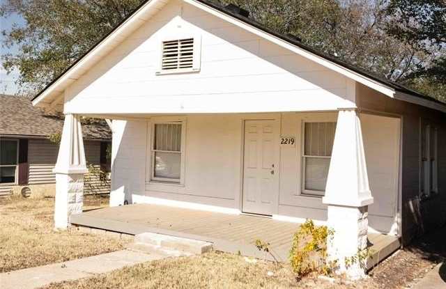 2219 W 41st Street photos photos