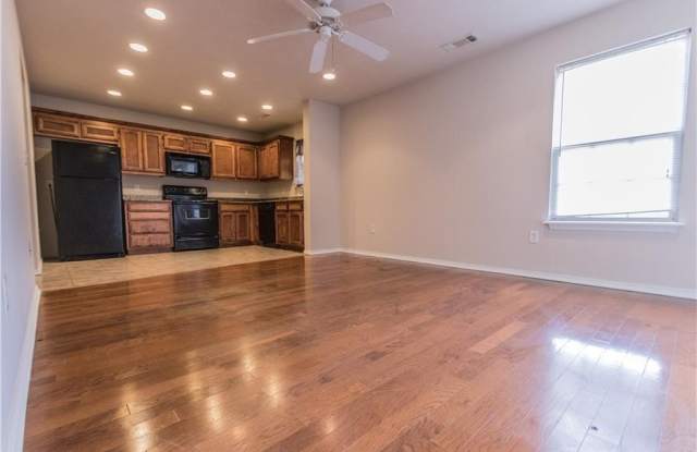 3206 SW Deerfield Boulevard Gallery 2