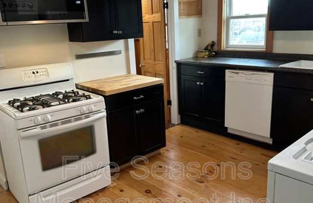 60 Franklin st Apt B photos photos