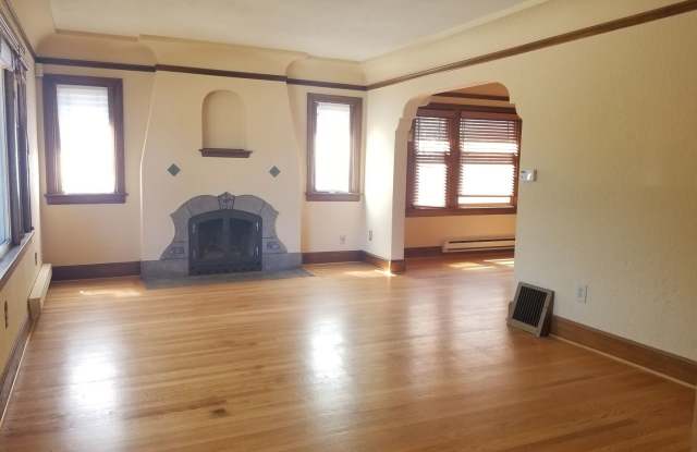 8251 Ashworth Ave. N. Gallery 4