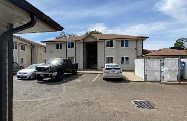 Rent Special: 1/2 Off February's Rent 2 Bedroom 1 Bath Unit NE Salem! photos photos