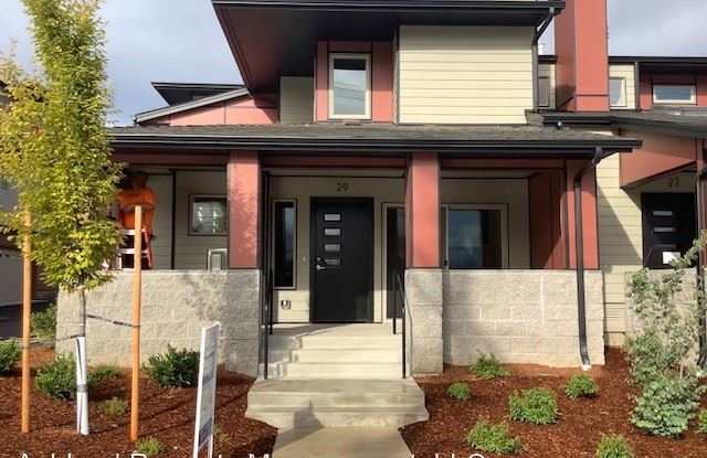 29 S Mountain Ave - 29 South Mountain Avenue, Ashland, OR 97520