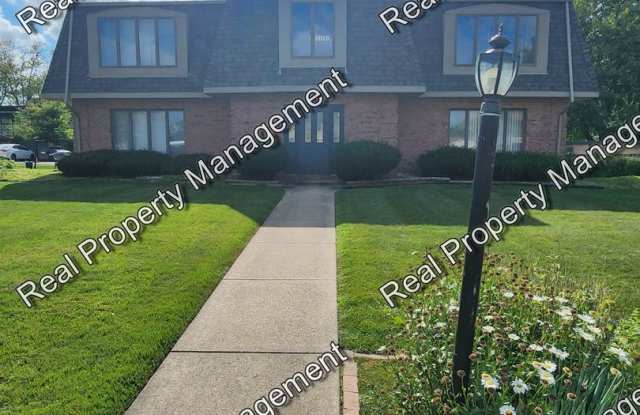 Two bedroom, second floor condo - 8148 Frederick Avenue, Munster, IN 46321