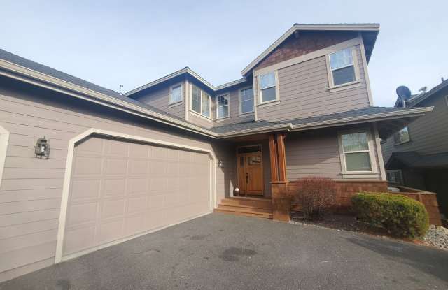 4 Bed 3.5 Bath - Eagle Crest - Two Car Garage-On Golf Course-Partially Furnished - 8414 Forest Ridge Loop, Eagle Crest, OR 97756
