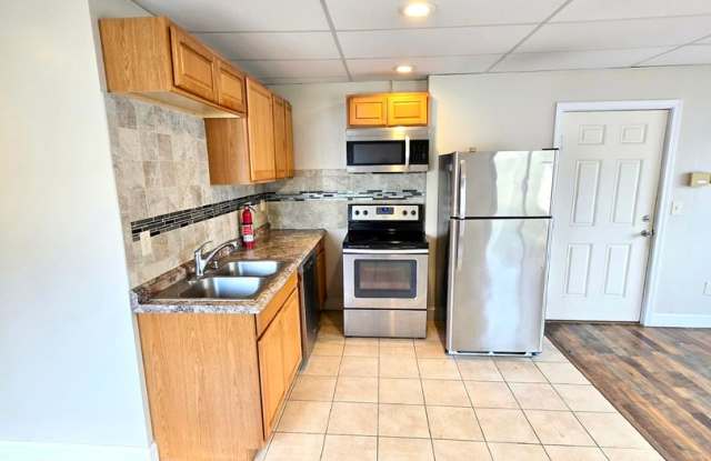 **Cranston/Village Neighborhood First Floor One Bed with Private Entrance - $1,495** Gallery 2
