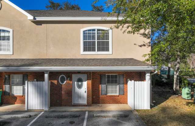 Spacious 3 Bedroom Townhouse in Niceville! - 528 Maple Avenue, Okaloosa County, FL 32578