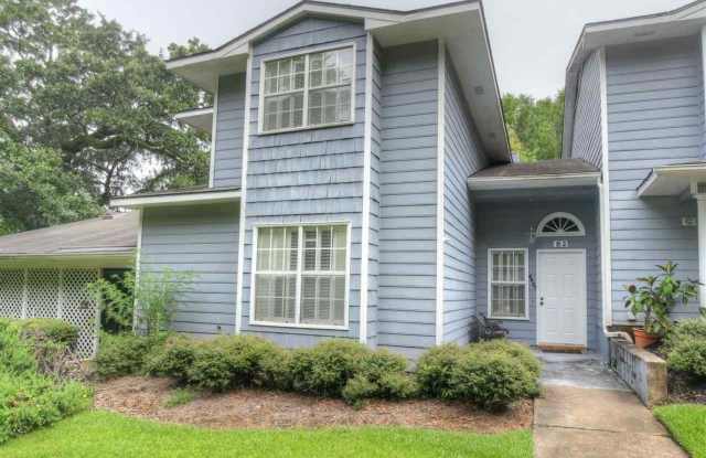 AVAILABLE NOW! This updated 3/2 Townhome is available Jackson Oaks is a must see! photos photos