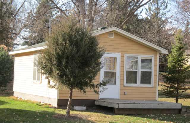 Medicine Lake Cottages Gallery 4