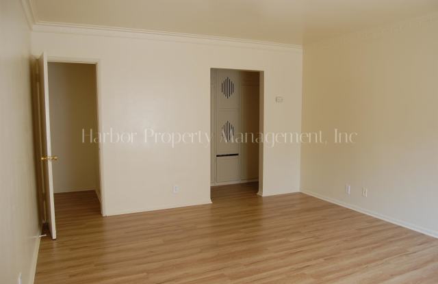 535 South Manhattan Place - 1 Gallery 2