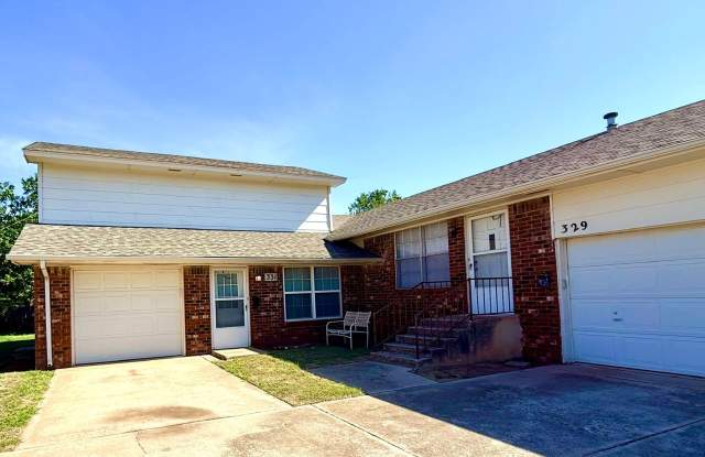 Beautifully Updated 2BD 1BA, Two-Story Duplex in Yukon!!! photos photos