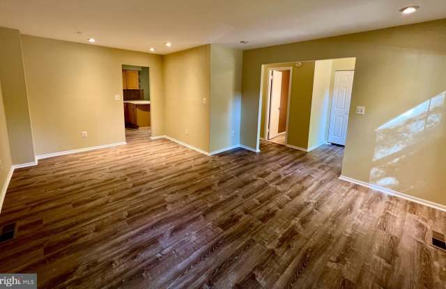 9904 KINGSBRIDGE DRIVE Gallery 4