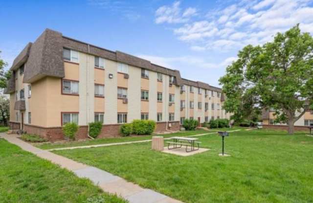 Nice Studio condo-swimming pool! - 707 West 96th Avenue, Thornton, CO 80260 Nice Studio condo-swimming pool! - 707 West 96th Avenue, Thornton, CO 80260