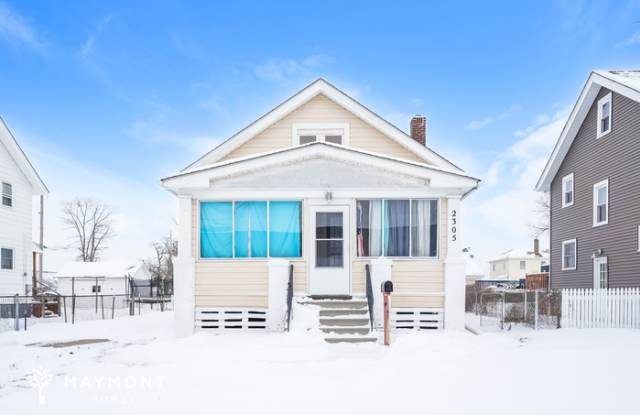 2305 East 33rd Street photos photos