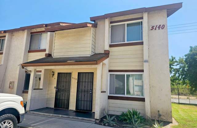 2 bed/ 1.5 bath Townhouse with private garage photos photos