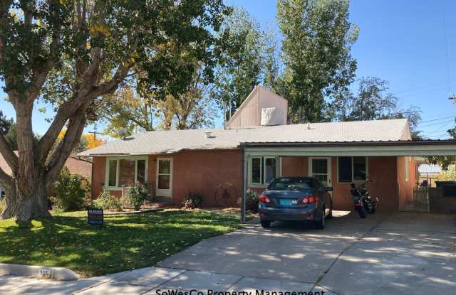 Charming 3 Bedroom 2 Bath Home in Aztec - 305 Gila Road, Aztec, NM 87410