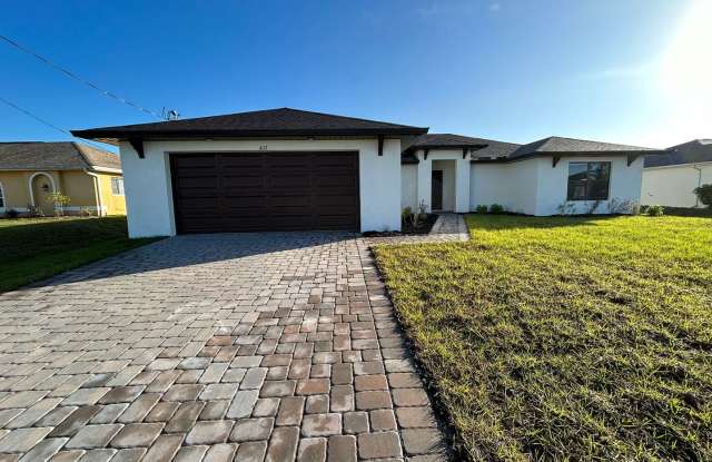 * Available now! * 4 Bed 2.5  Bath * Gator Circle Area! photos photos