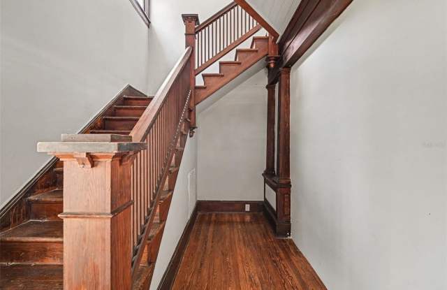 309 S PARK Avenue Gallery 4