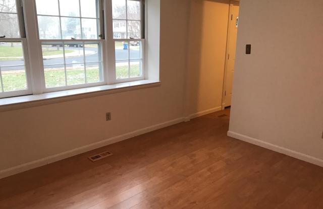 12801 POINT PLEASANT DRIVE Gallery 3