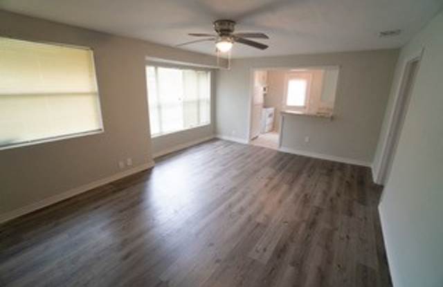 4802 Colonial Ave Gallery 4