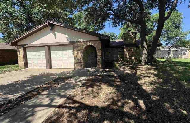 3002 CROMWELL AVENUE photos photos