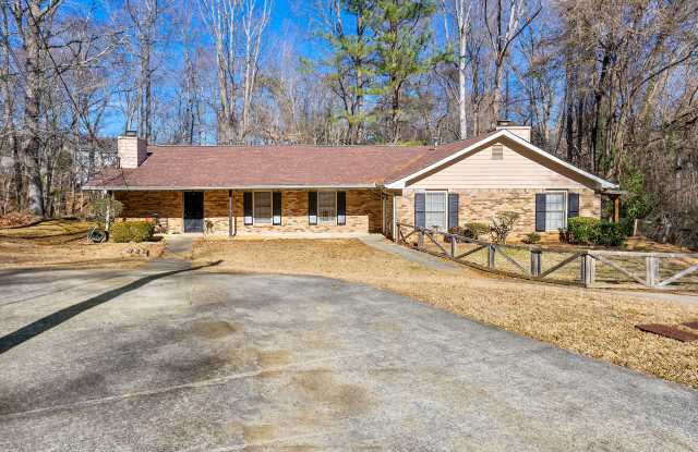 545 Holly Ridge Drive Northwest - B - 545 Holly Ridge Drive Northwest, Lilburn, GA 30047