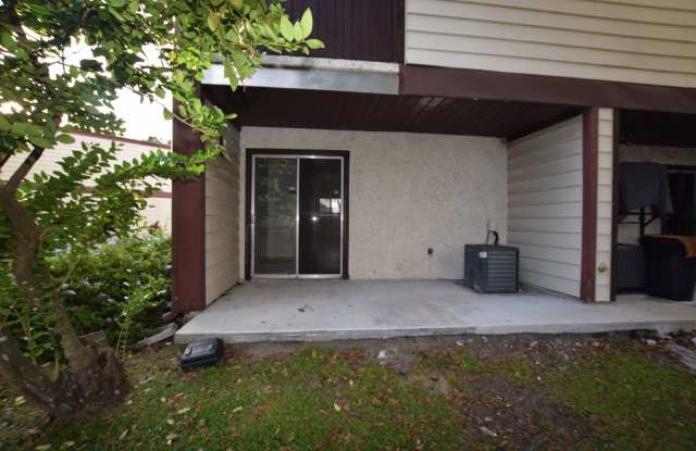 1/1.5 Condo For Rent at 3916 Crayrich Drive Orlando, FL 32839 Gallery 3