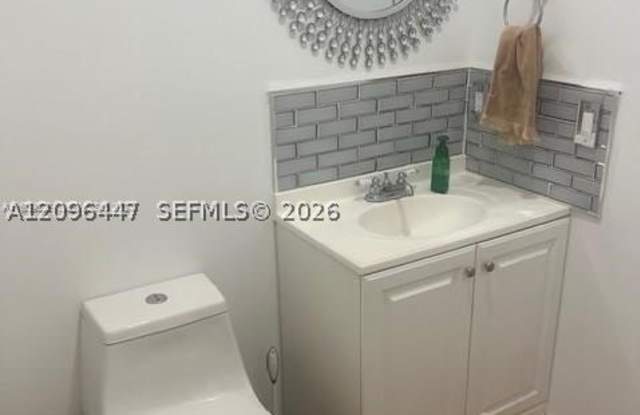 12749 SW 49th Ct Gallery 3