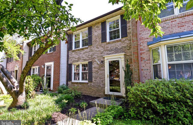 294 GUNDRY DR - 294 Gundry Drive, Falls Church, VA 22046