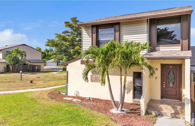 624 SE 12th Court unit: 8 photos photos