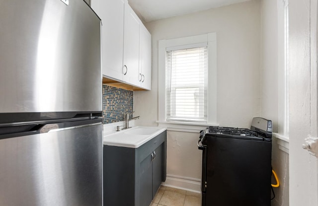 1651 Washington Gallery 3