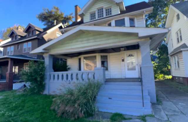 Charming 3-Bedroom Property in Prime Location photos photos