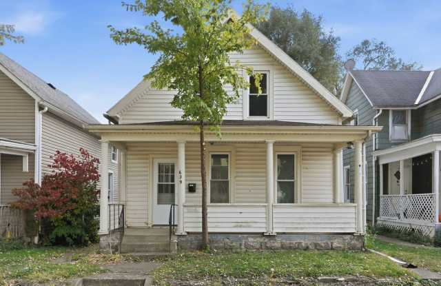 3-Bed, 2-Bath Home with Large Kitchen Detached 2-Car Garage - 639 5th Street, Fort Wayne, IN 46808 3-Bed, 2-Bath Home with Large Kitchen Detached 2-Car Garage - 639 5th Street, Fort Wayne, IN 46808