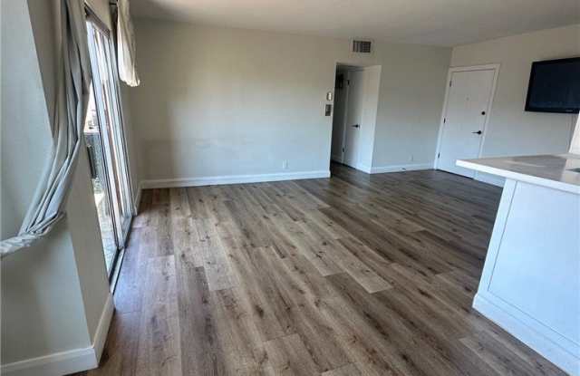 5403 Newcastle Avenue photos photos