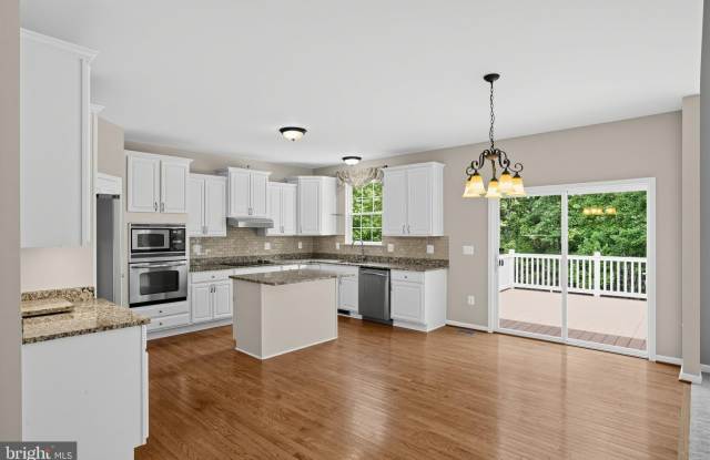 855 BENTLEY Drive Gallery 3