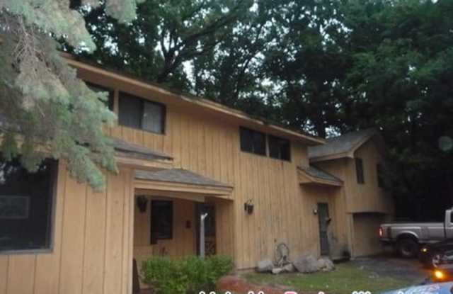 1467 County Road E West - 1467 County Road E W, Arden Hills, MN 55112