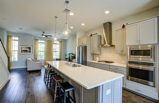 2725 Yellow Jasmine Lane Gallery 3