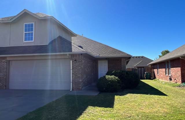 4 Bedroom 2 Bath Duplex in Mustang! photos photos