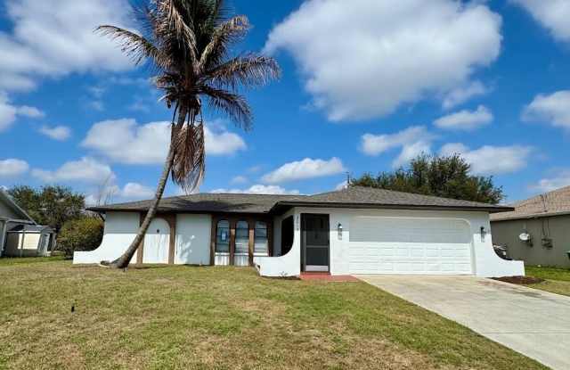 2013 NE 4th Terrace photos photos