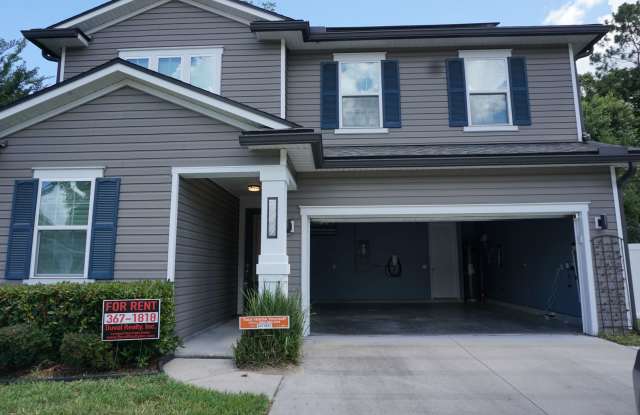 3 bedroom 2.5 bathroom with EV charger and Solar photos photos