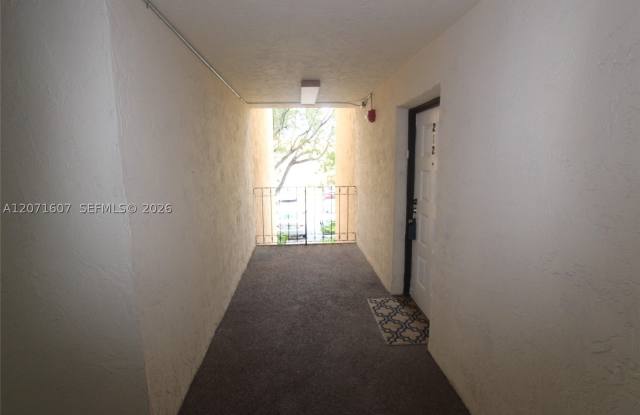 8005 Lake Dr Gallery 2